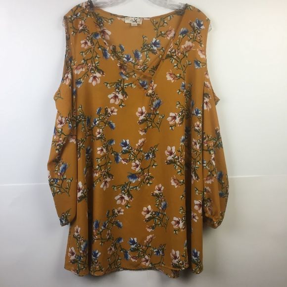 unknown Tops - Cold Shoulder Top 1X D6